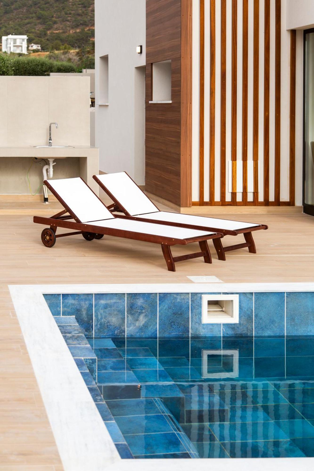 Santa Barbara Seafront Villas W Jacuzzi Pool Пафос Экстерьер фото