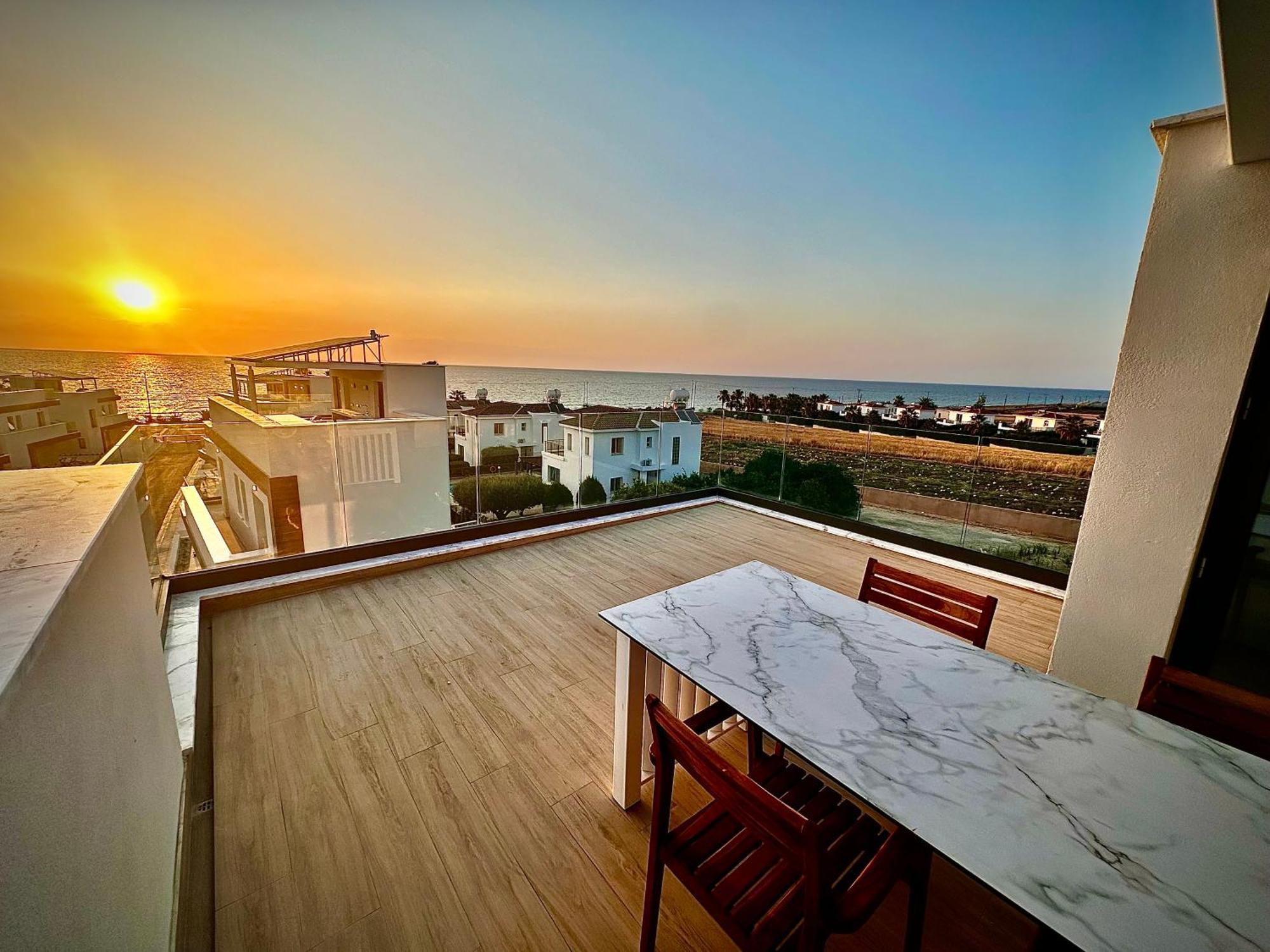Santa Barbara Seafront Villas W Jacuzzi Pool Пафос Экстерьер фото